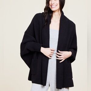 BAREFOOT DREAMS CozyChic Blanket Wrap